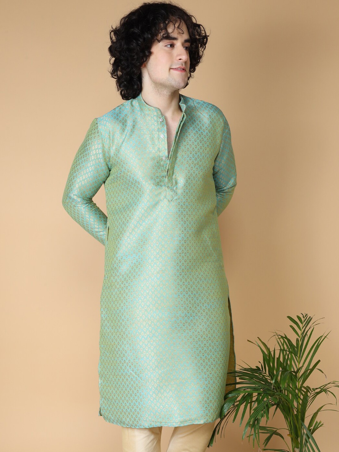 

NAMASKAR Ethnic Motifs Woven Design Mandarin Collar Silk Kurta, Green