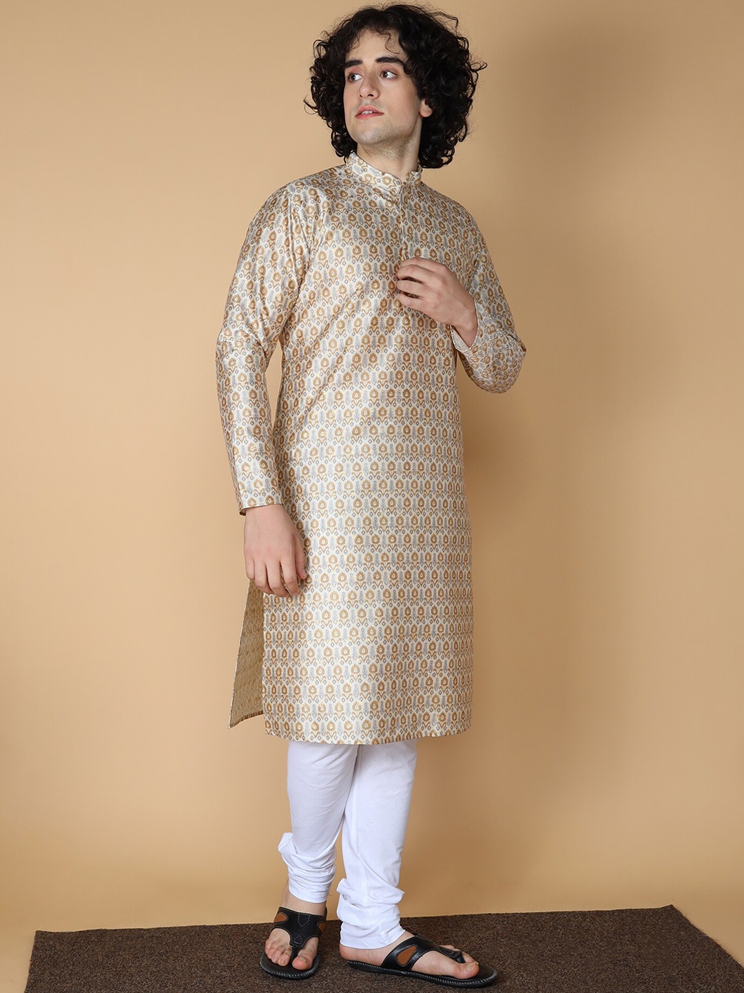 

NAMASKAR Ethnic Motifs Woven Design Mandarin Collar Silk Kurta, Yellow