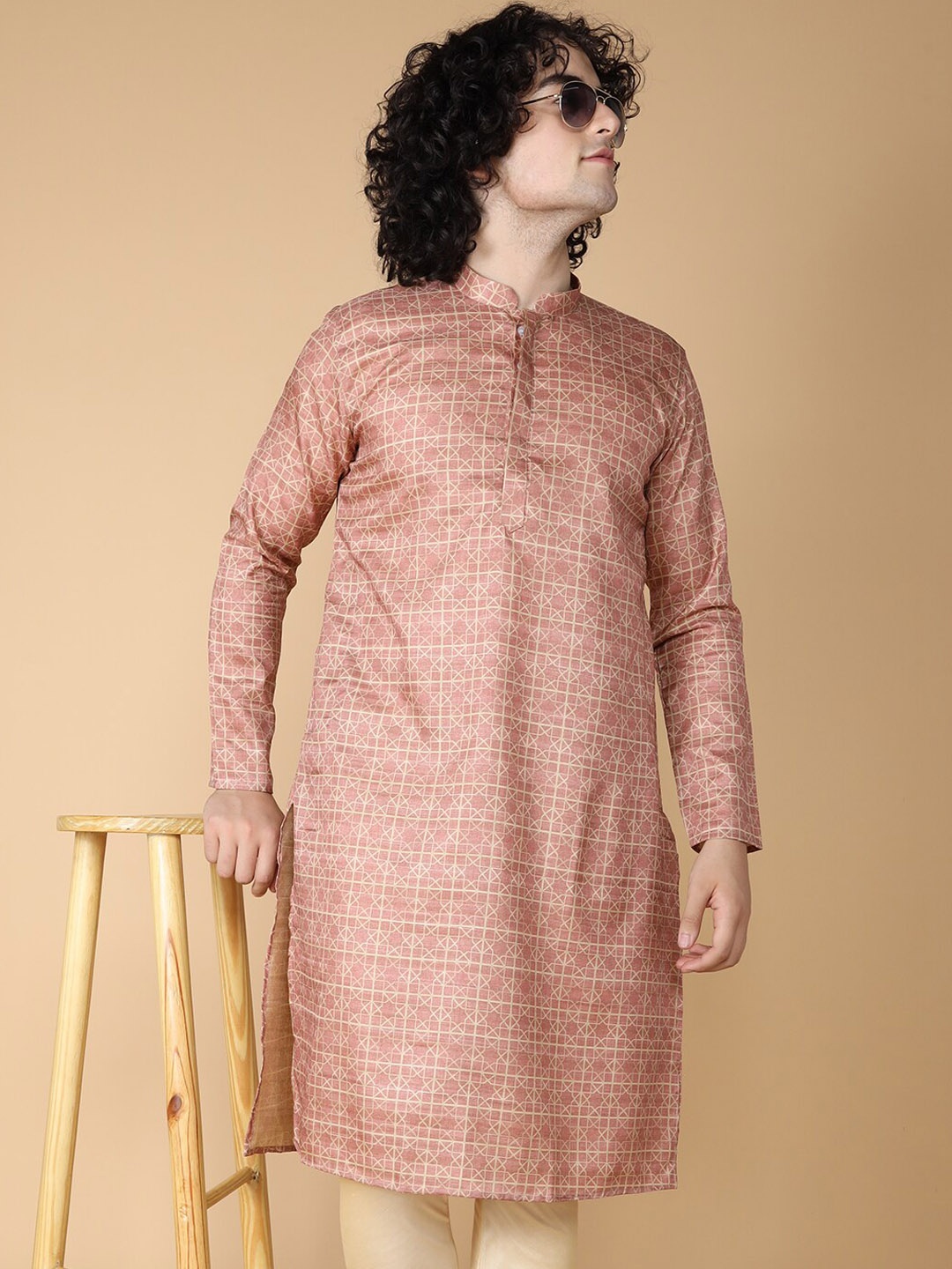 

NAMASKAR Geometric Printed Mandarin Collar Silk Kurta, Orange