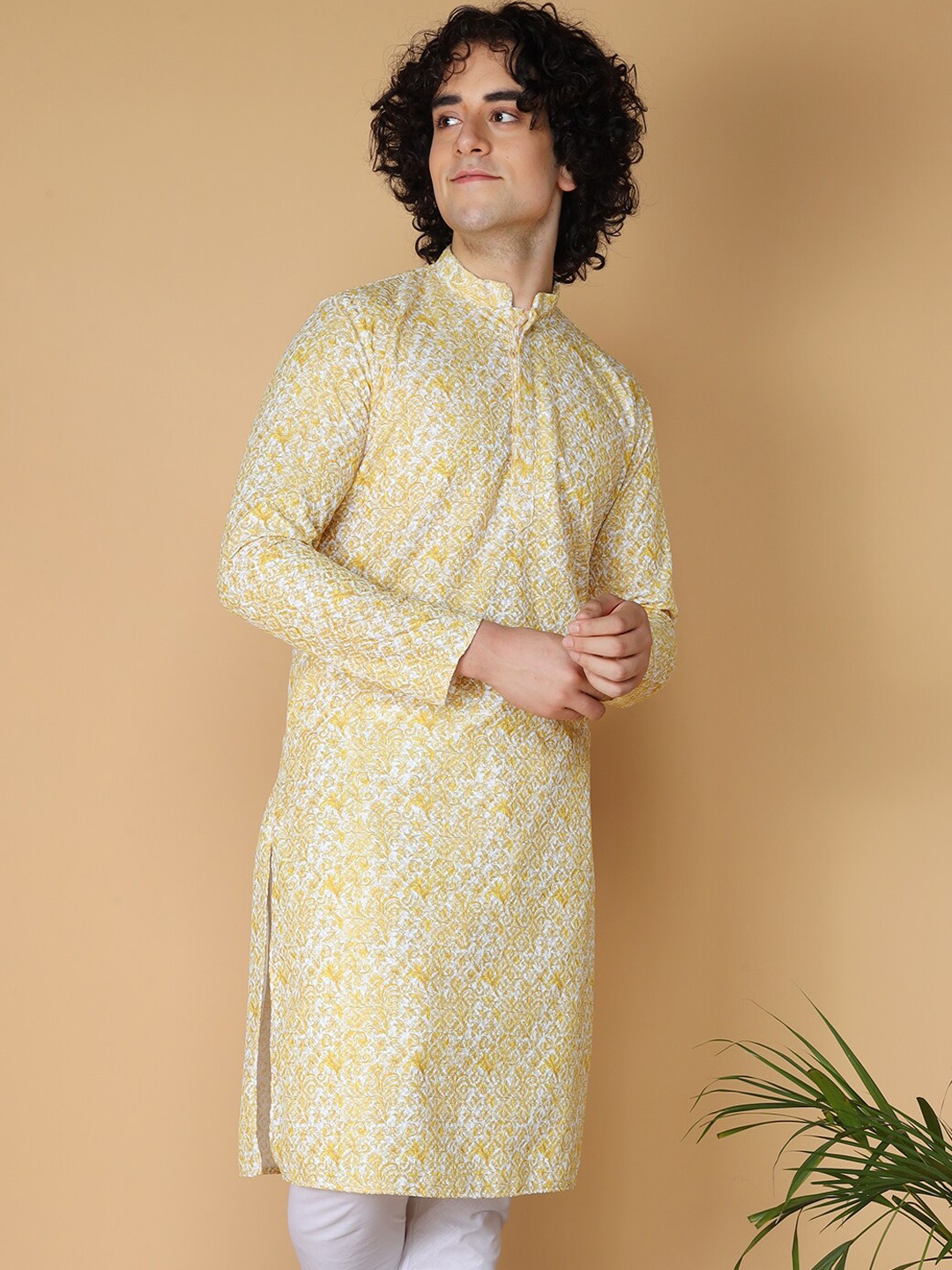 

NAMASKAR Floral Printed Mandarin Collar Pure Cotton Chikankari Kurta, White