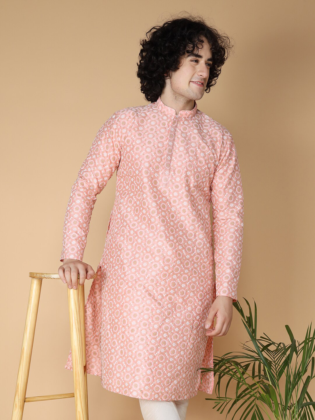 

NAMASKAR Men Ethnic Motifs Embroidered Silk Kurta, Pink