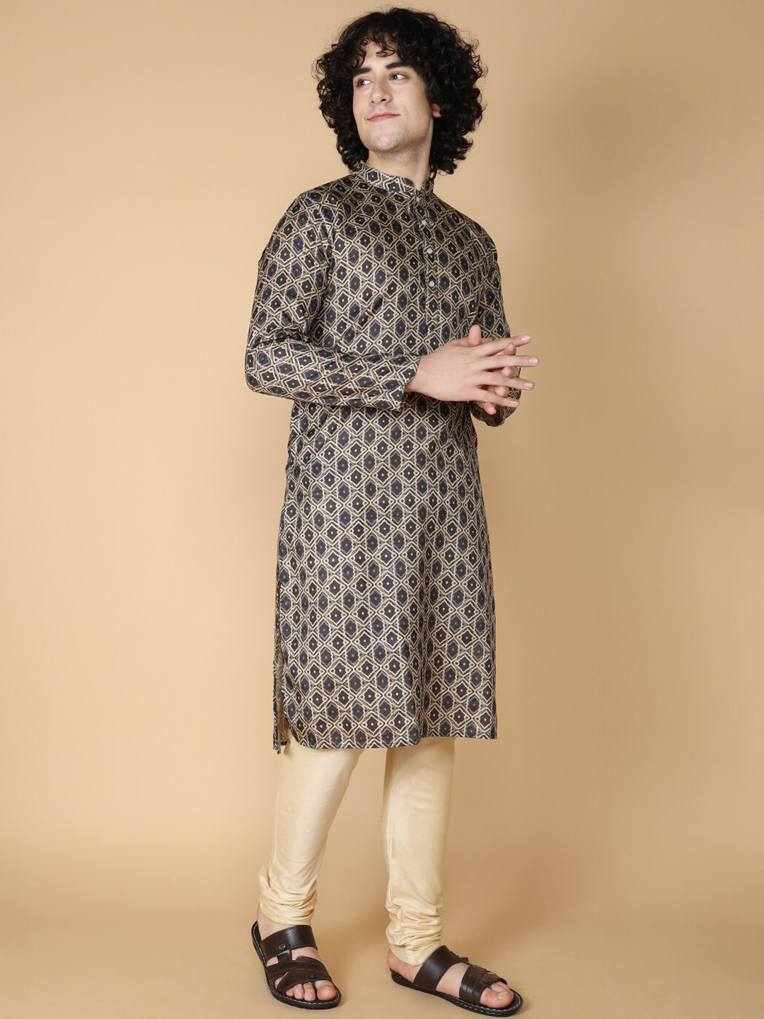 

NAMASKAR Ethnic Motifs Printed Silk Kurta, Black