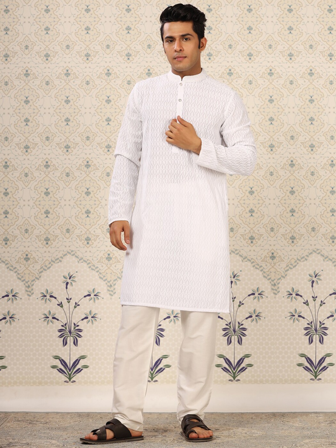 

Ode by House of Pataudi Floral Embroidered Thread Work Straight Kurta, White