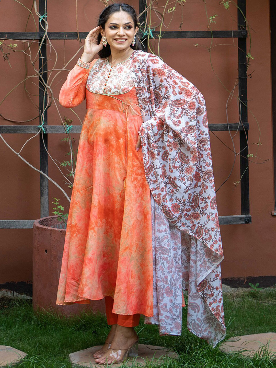 

WEAVLLITE Ethnic Motifs Printed A-Line Kurta With Trousers & Dupatta, Orange