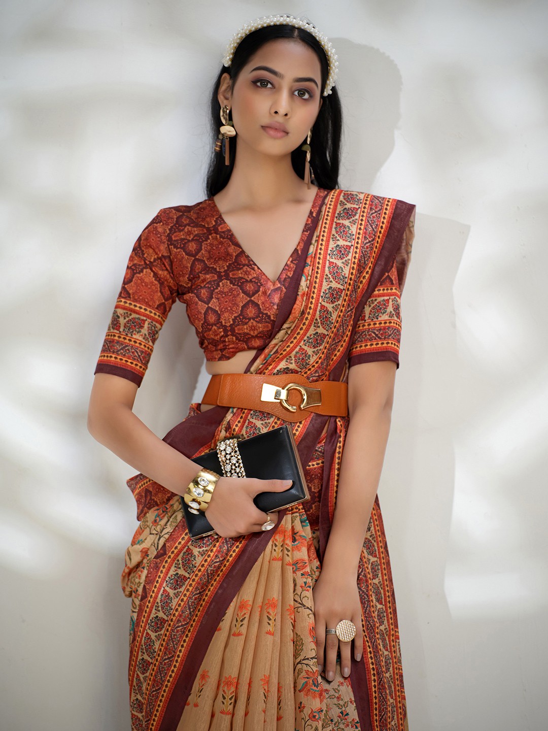 

Sangria Ethnic Motifs Printed Saree, Beige