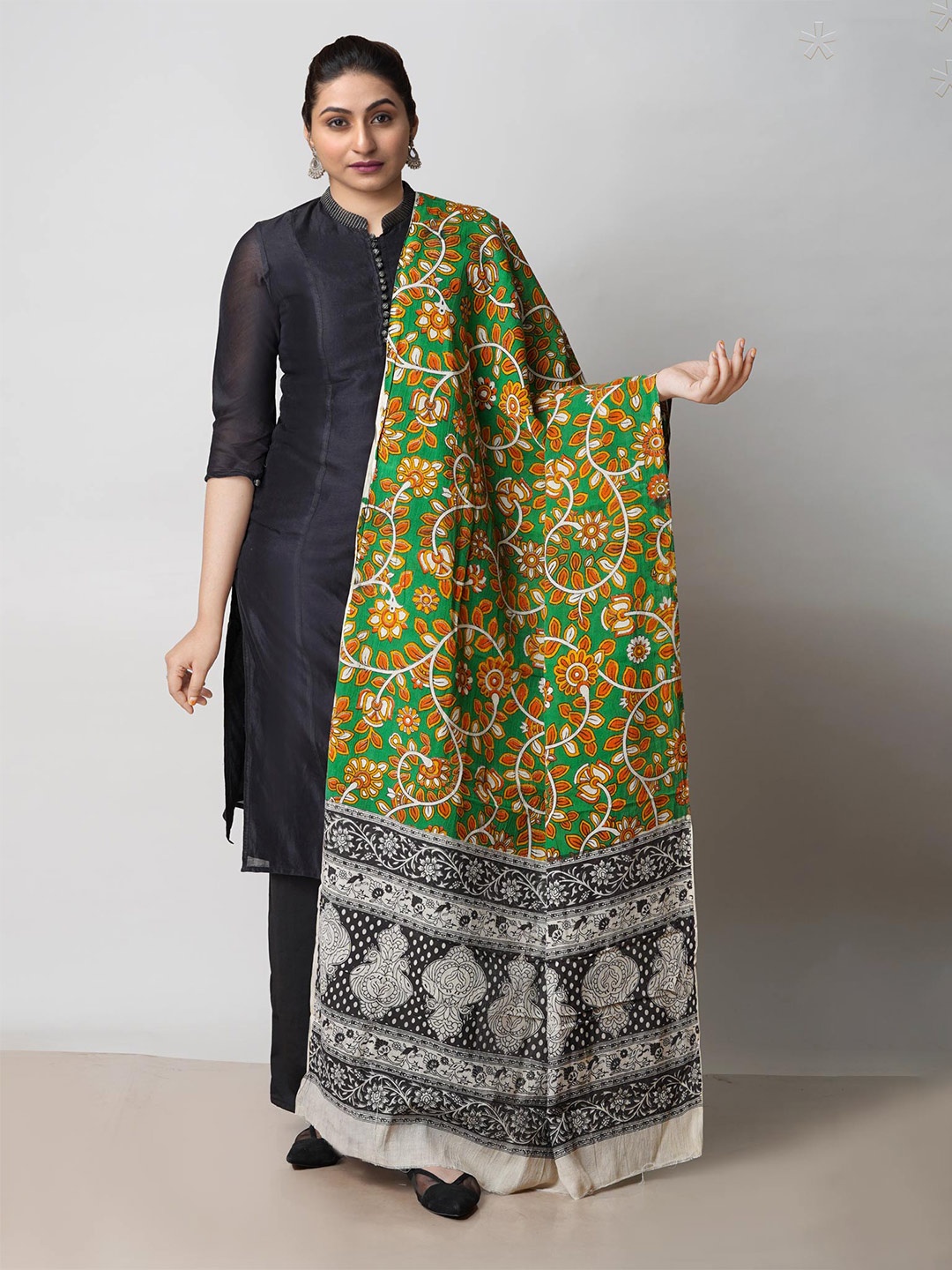

Unnati Silks Ethnic Motifs Printed Pure Cotton Kalamkari Dupatta, Green