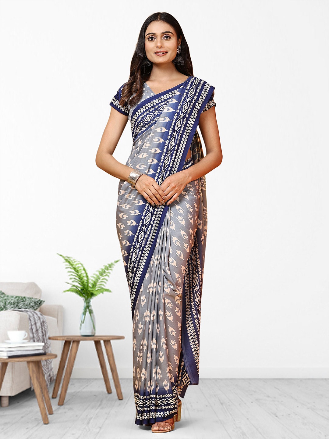 

RACHNA Ethnic Motifs Printed Saree, Blue