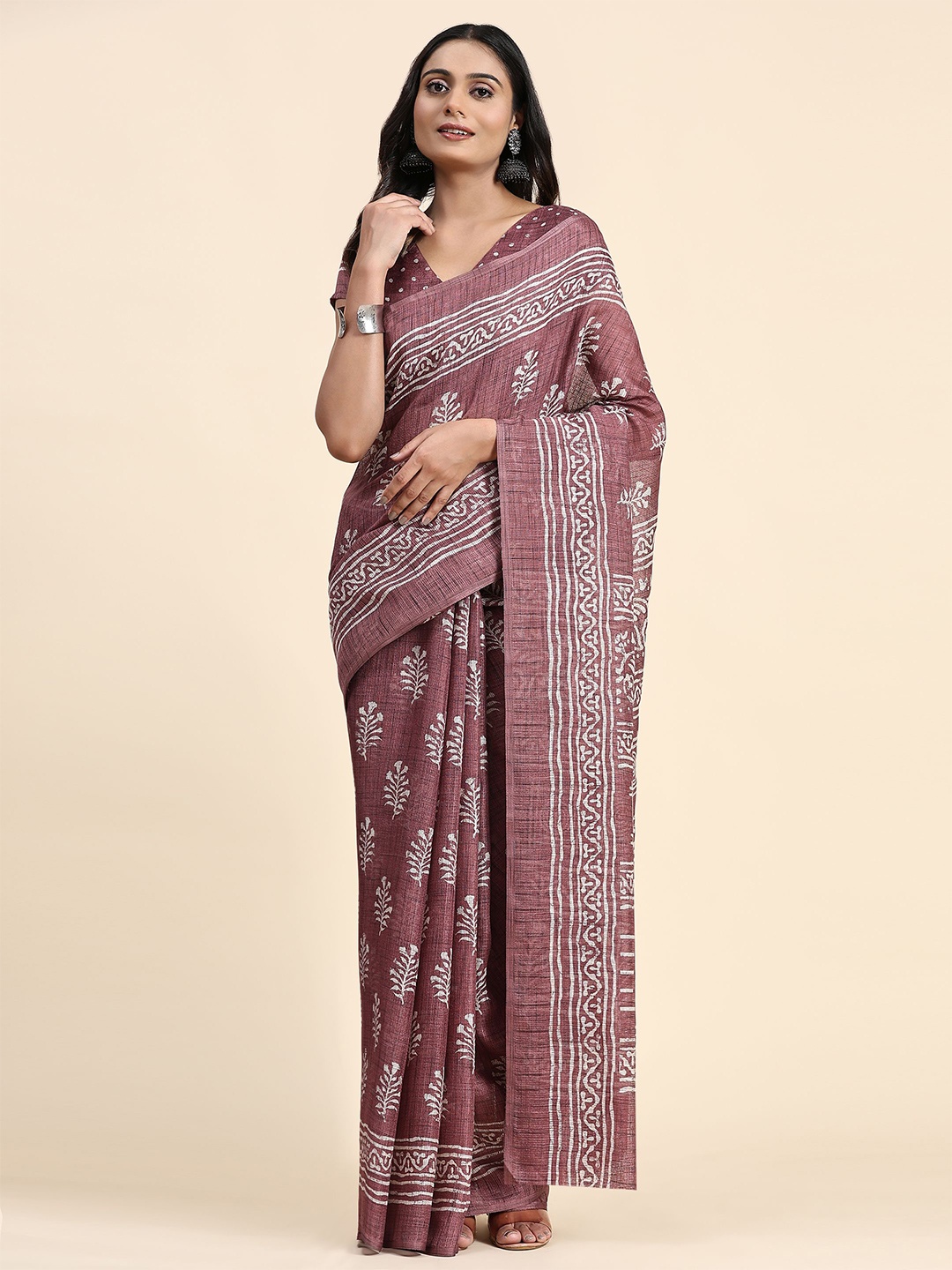 

RACHNA Floral Printed Saree, Violet