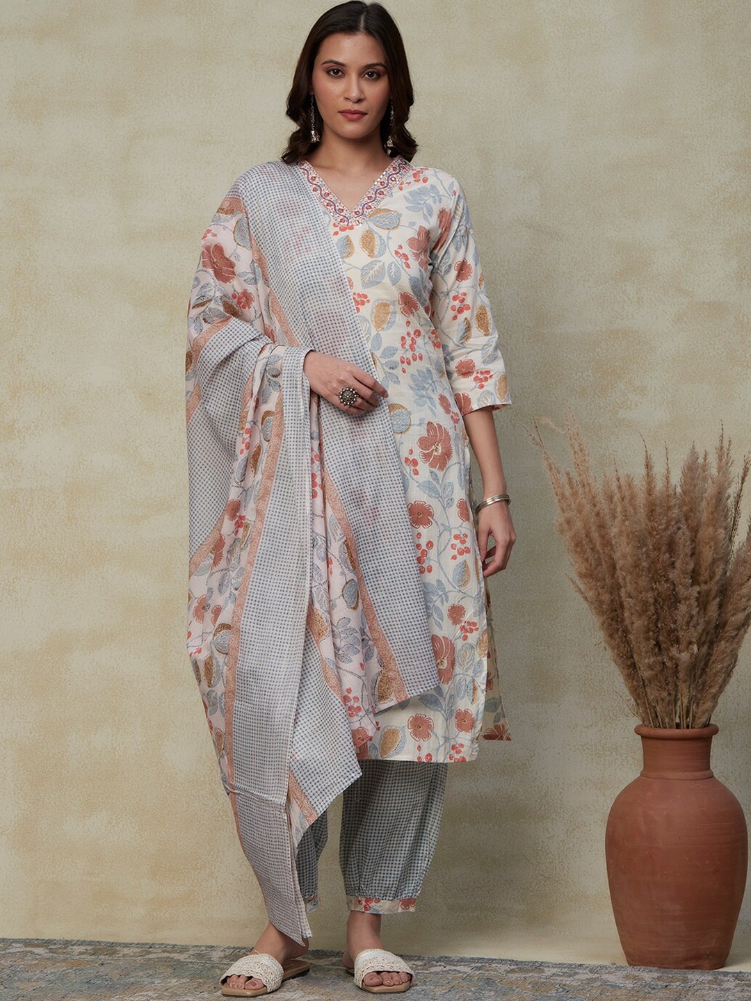 

FASHOR Off White Floral Printed Pure Cotton Kurta with Salwar & With Dupatta