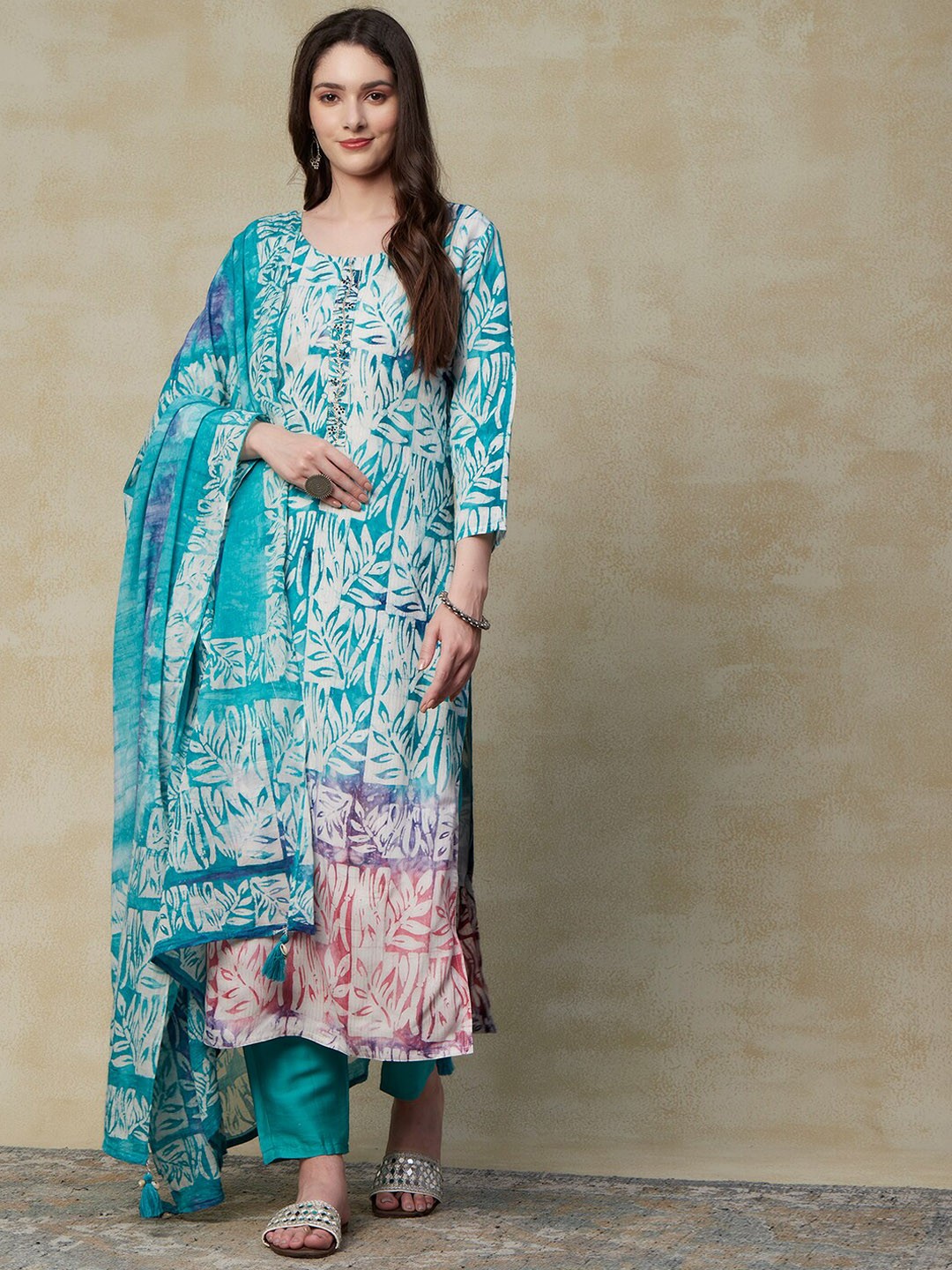 

FASHOR Blue Floral Printed Pure Cotton Kurta With Trousers & Dupatta