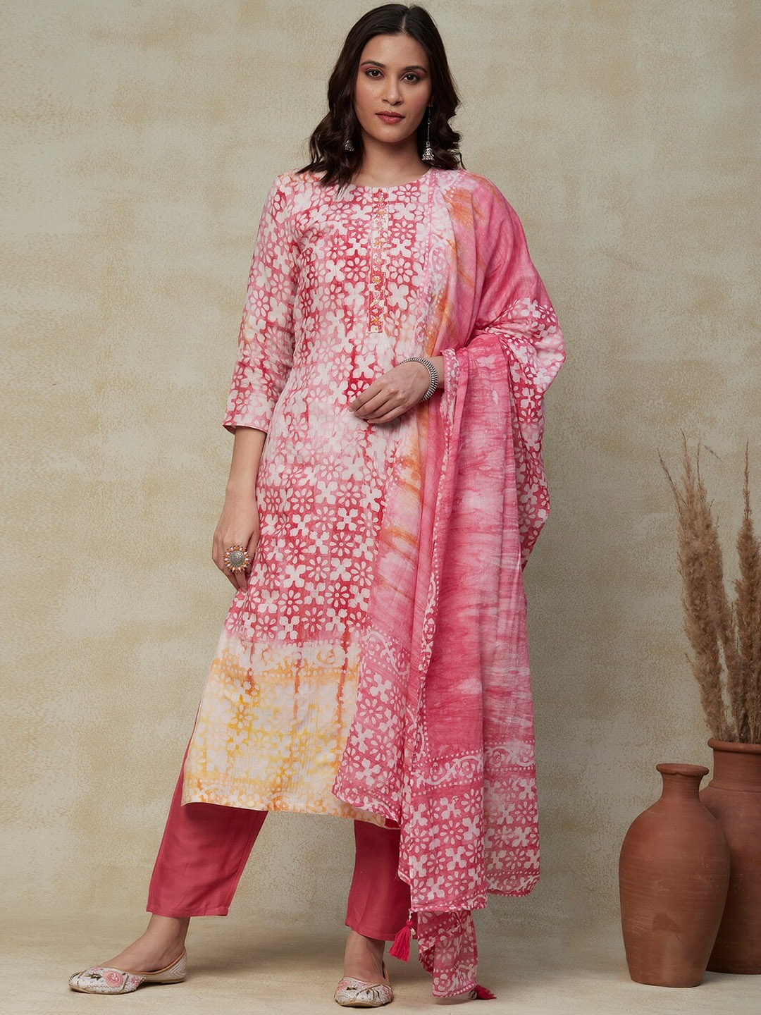 

FASHOR Magenta Floral Printed Kurta With Trousers & With Dupatta