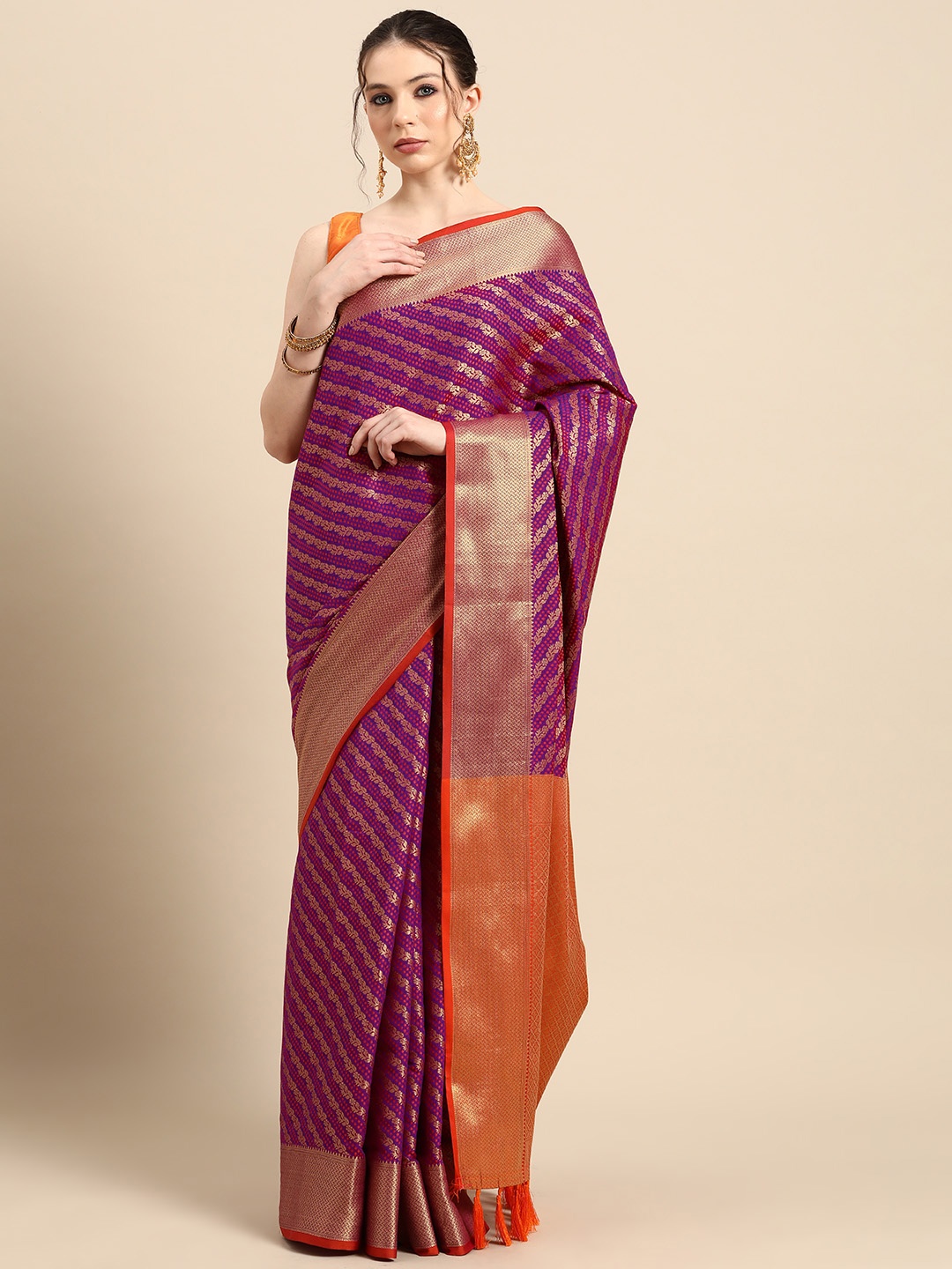 

Tasarika Ethnic Motifs Woven Design Zari Patola Saree, Burgundy