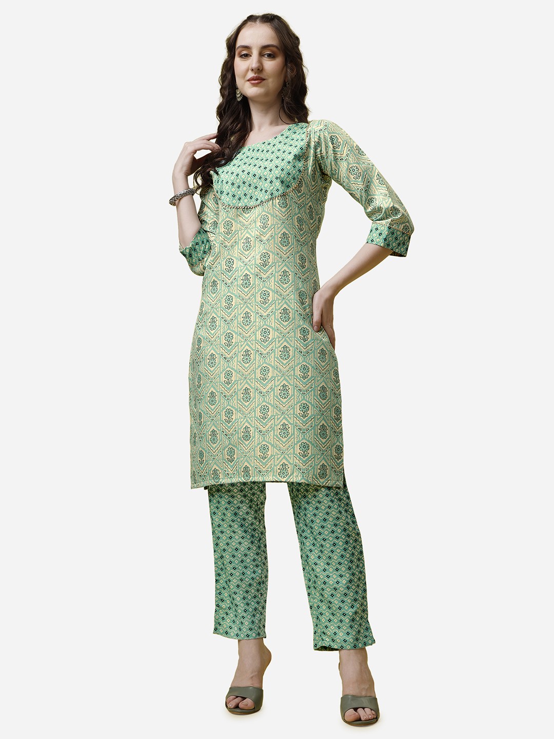 

RAISIN Floral Printed Pure Cotton Straight Kurta With Trousers, Green