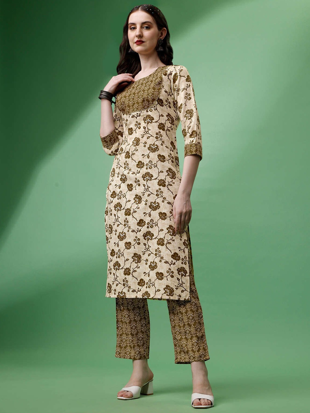 

RAISIN Floral Printed Pure Cotton Straight Kurta With Trousers, Beige