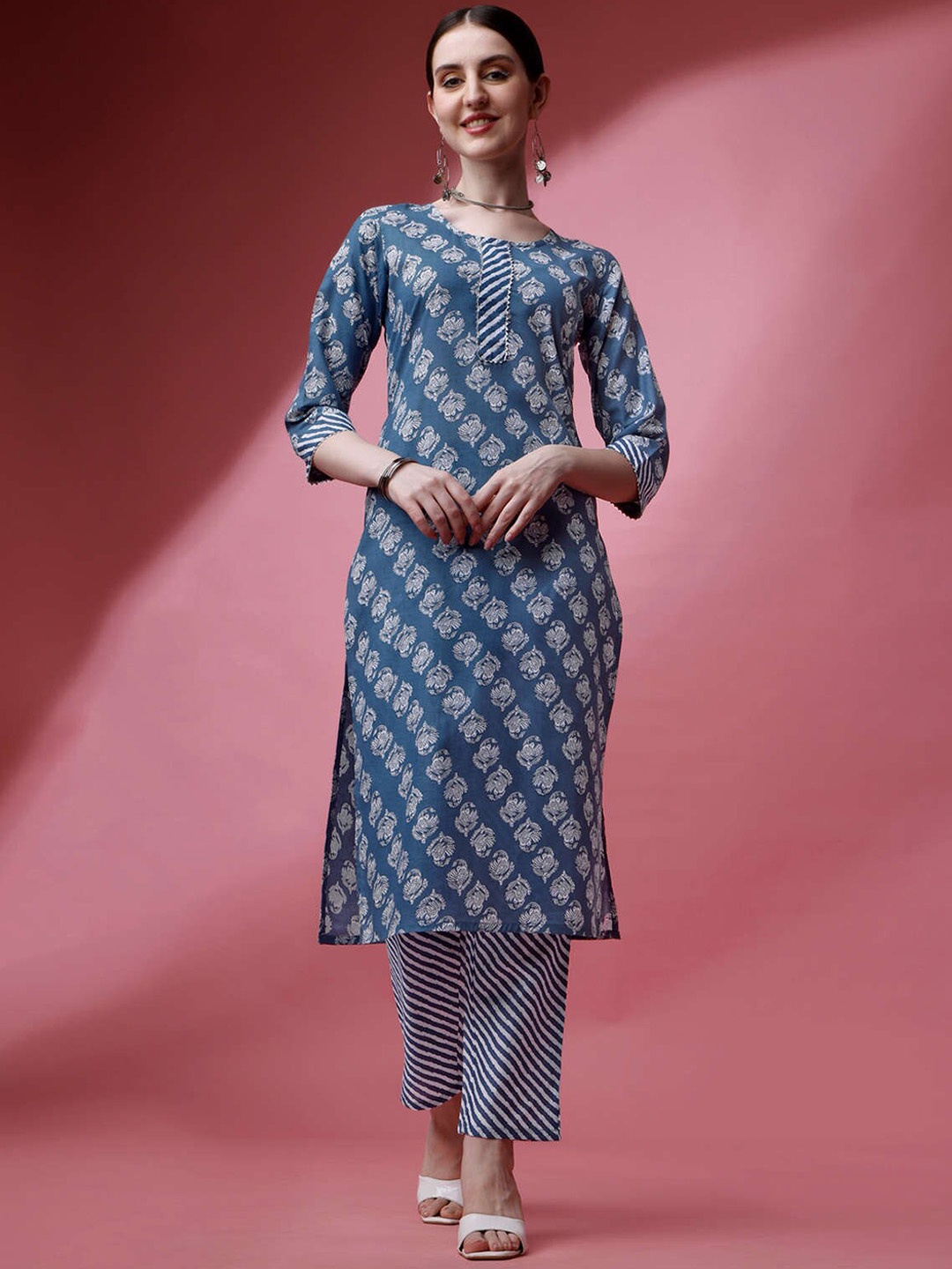 

RAISIN Floral Printed Regular Pure Cotton Kurta With Trousers, Grey