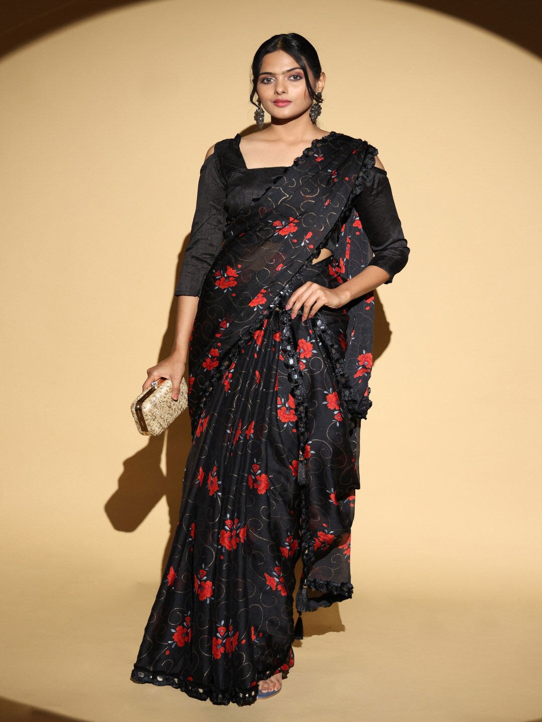 

Atulyam Tex World Floral Printed Saree, Black