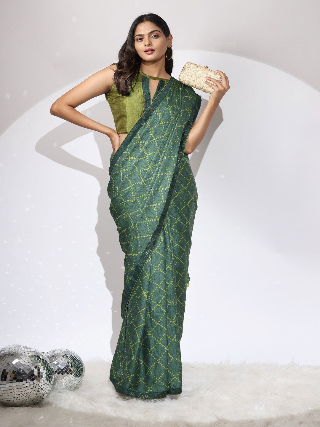 

Atulyam Tex World Geometric Printed Saree, Green
