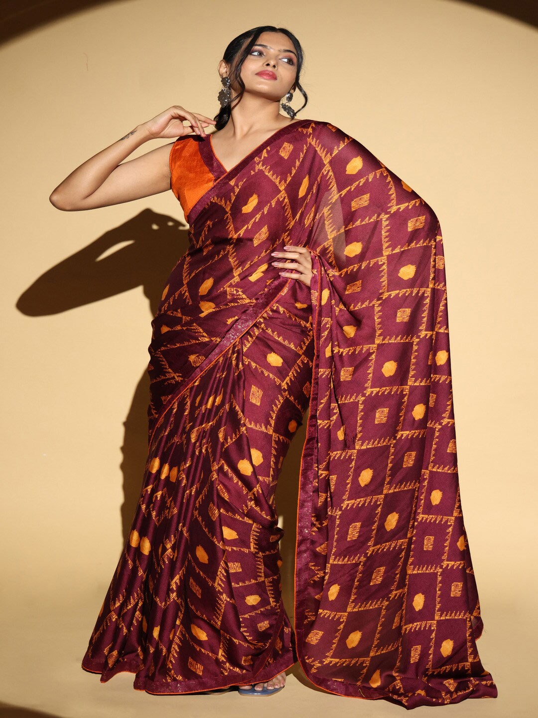 

Atulyam Tex World Geometric Printed Zari Saree, Maroon