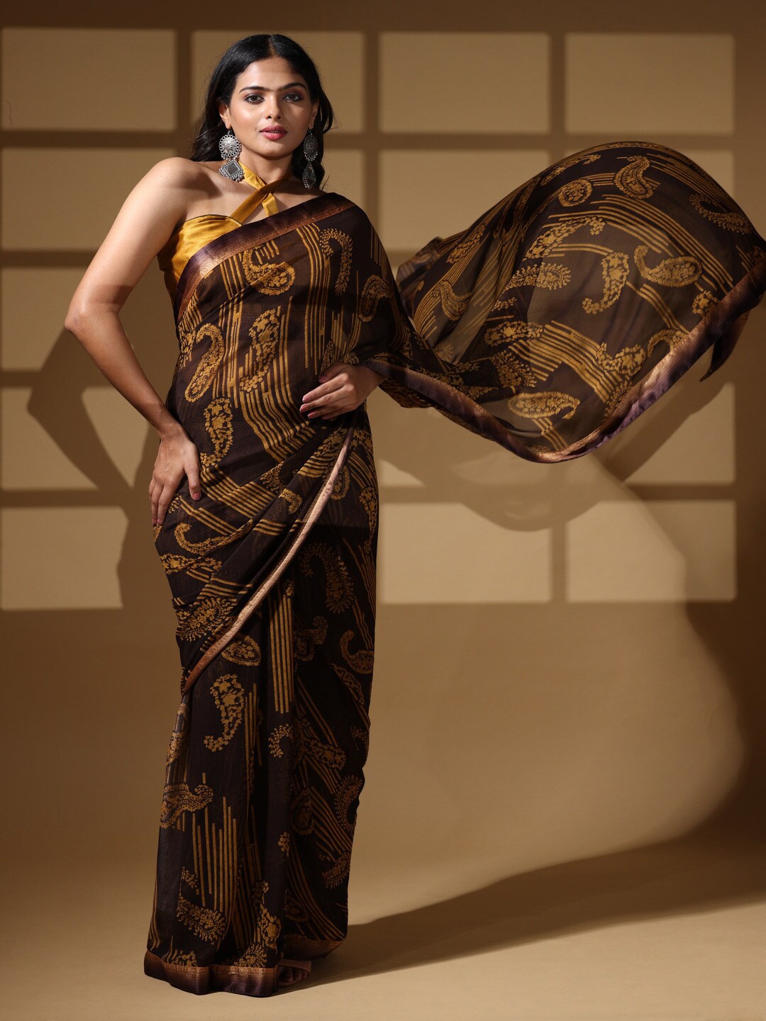 

Atulyam Tex World Paisley Printed Zari Saree, Brown