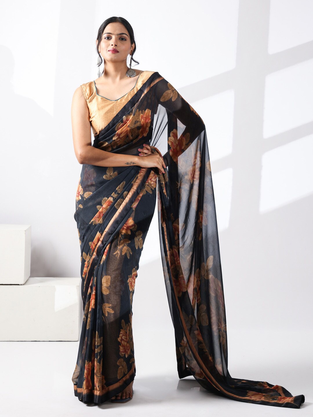 

Atulyam Tex World Floral Printed Poly Georgette Saree, Green
