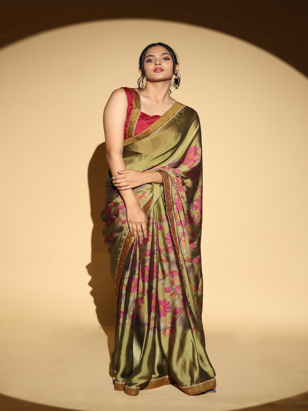 

Atulyam Tex World Floral Printed Poly Georgette Saree, Green