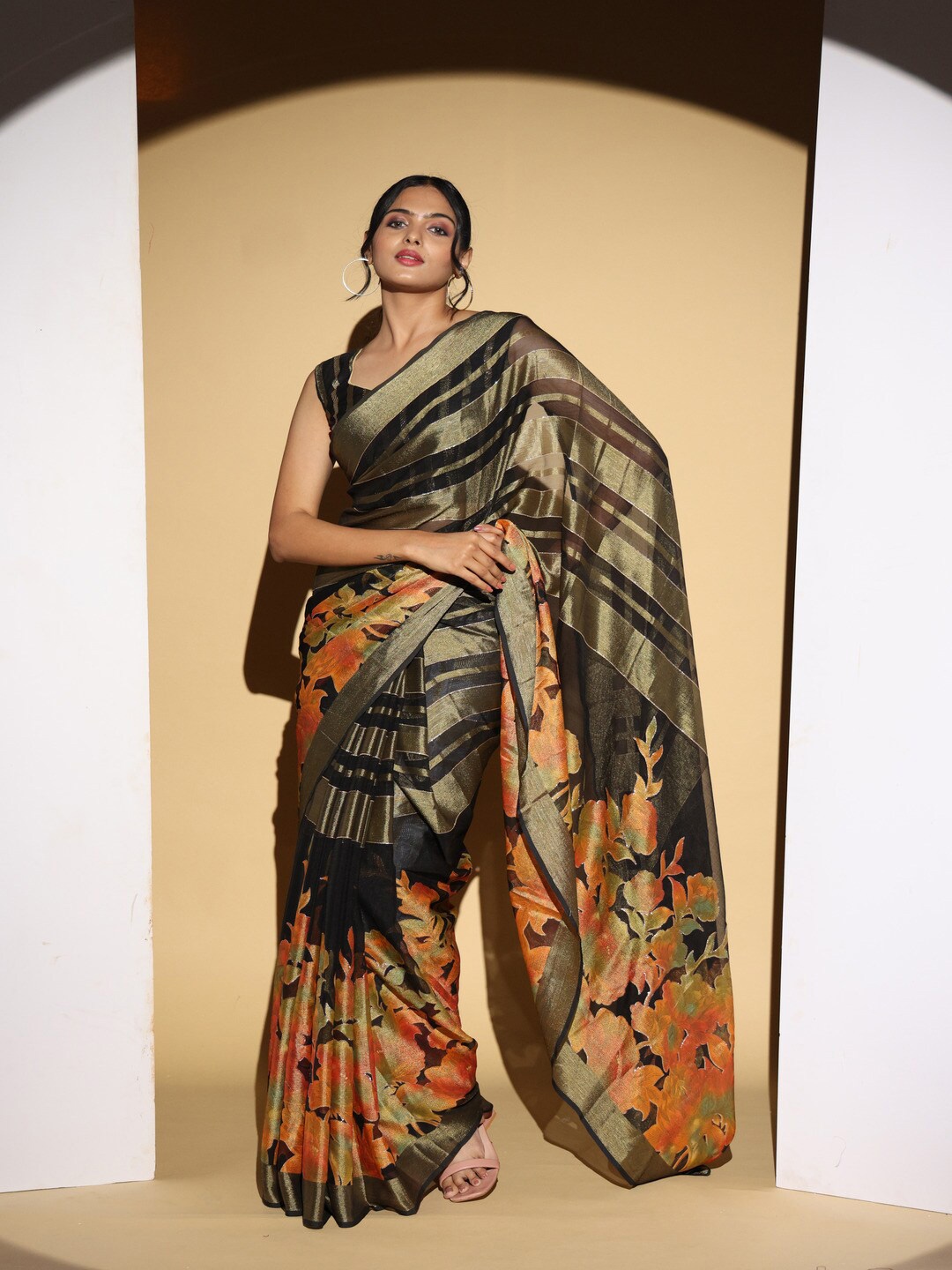

Atulyam Tex World Floral Printed Poly Georgette Saree, Black