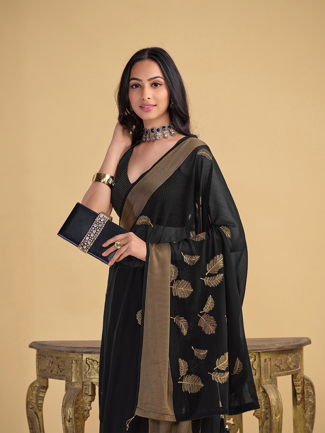 

Sangria Black Floral Embroidered Zari Saree