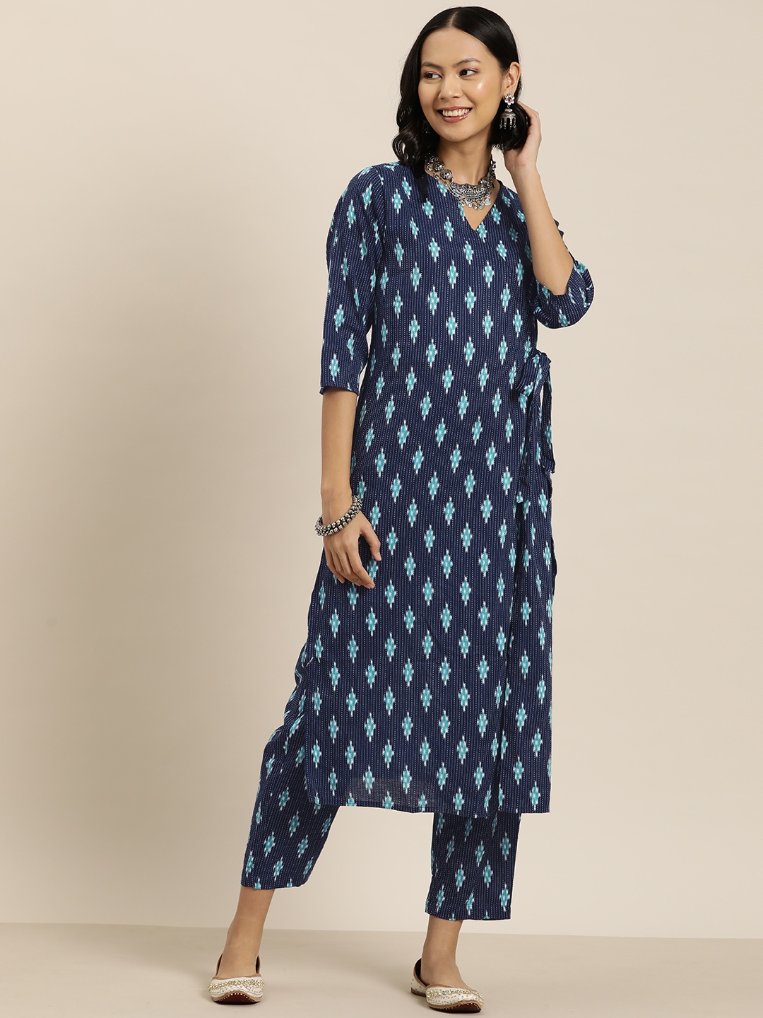 

HERE&NOW Women Ethnic Motifs Printed Regular Kurta with Palazzos, Navy blue