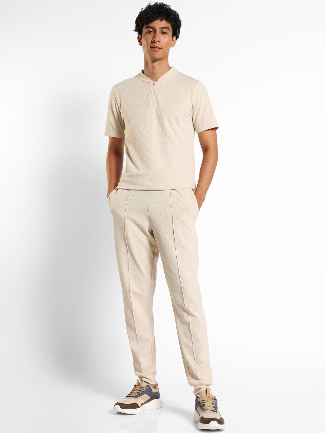 

NOBERO Textured T-Shirt & Joggers, Cream