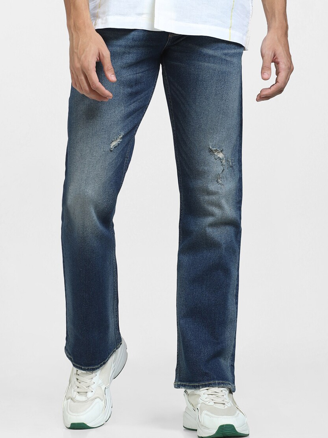 

Jack & Jones Men Low-Rise Mildly Distressed Light Fade Stretchable Cotton Jeans, Blue