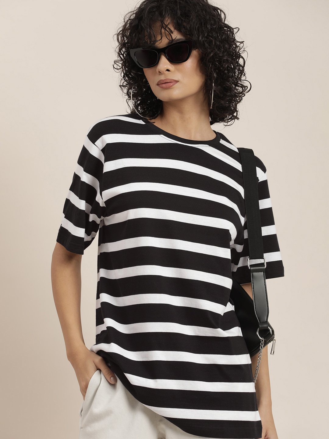 

Difference of Opinion Striped Oversized Pure Cotton Drop-Shoulder Sleeves T-shirt, Black