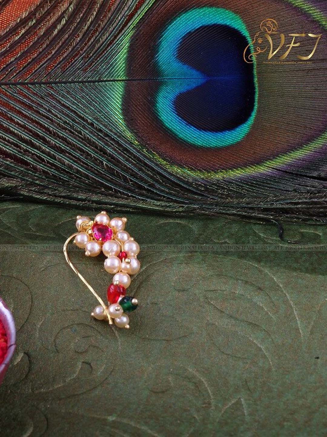 

Vighnaharta Set Of 3 Gold-Plated Stone Studded & Pearls Beaded Nath Nosepins