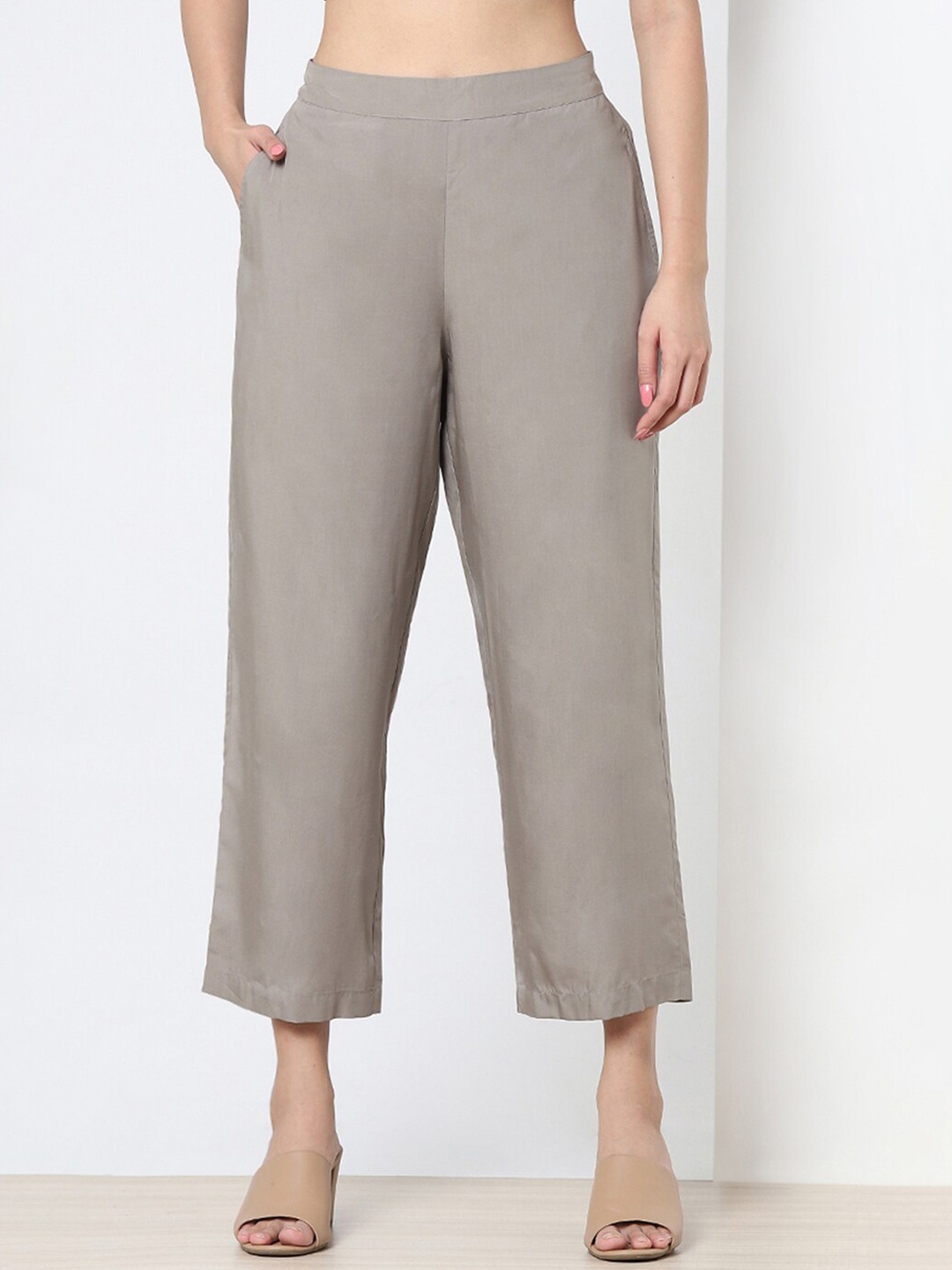 

Marigold Lane Women Mid-Rise Straight Fit Cropped Cotton Trousers, Grey