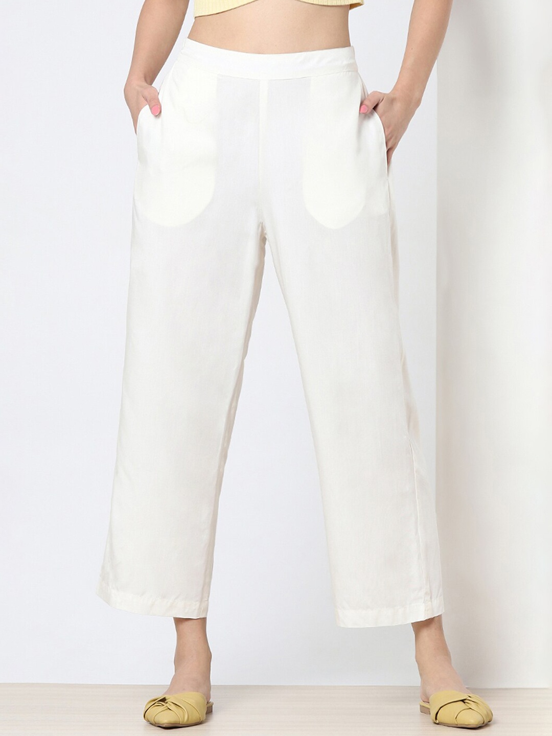 

Marigold Lane Women Mid-Rise Straight Fit Cropped Cotton Trousers, Off white