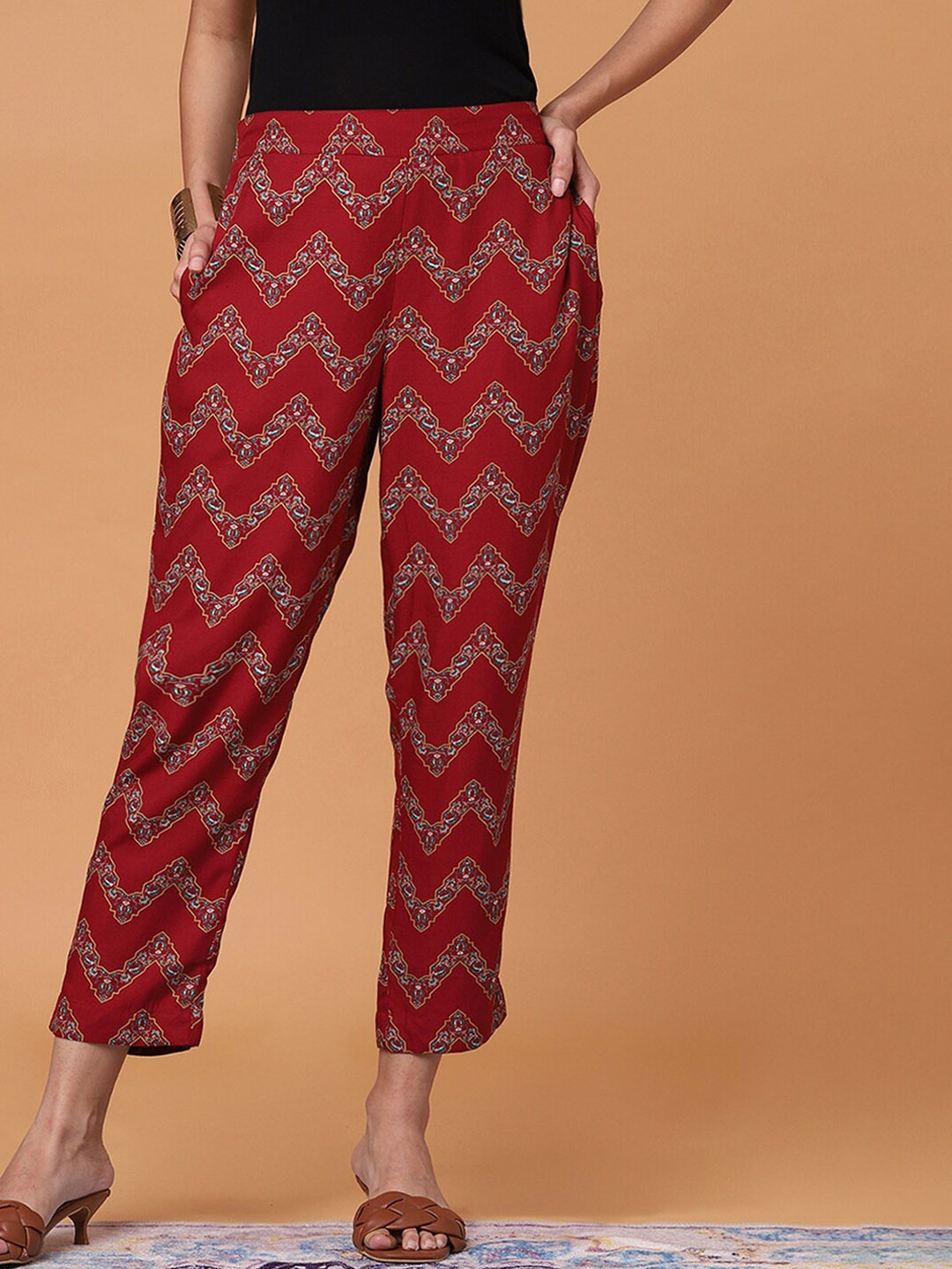 

Marigold Lane Women Ethnic Motifs Printed Slim Fit Cropped Trousers, Maroon