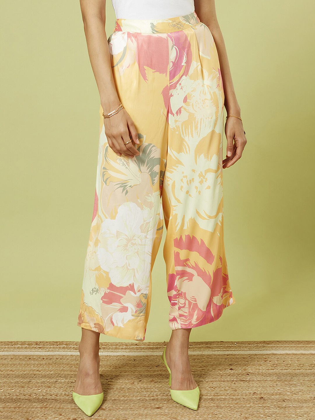 

Marigold Lane Women Floral Printed Straight Fit High-Rise Cotton Trousers, Yellow