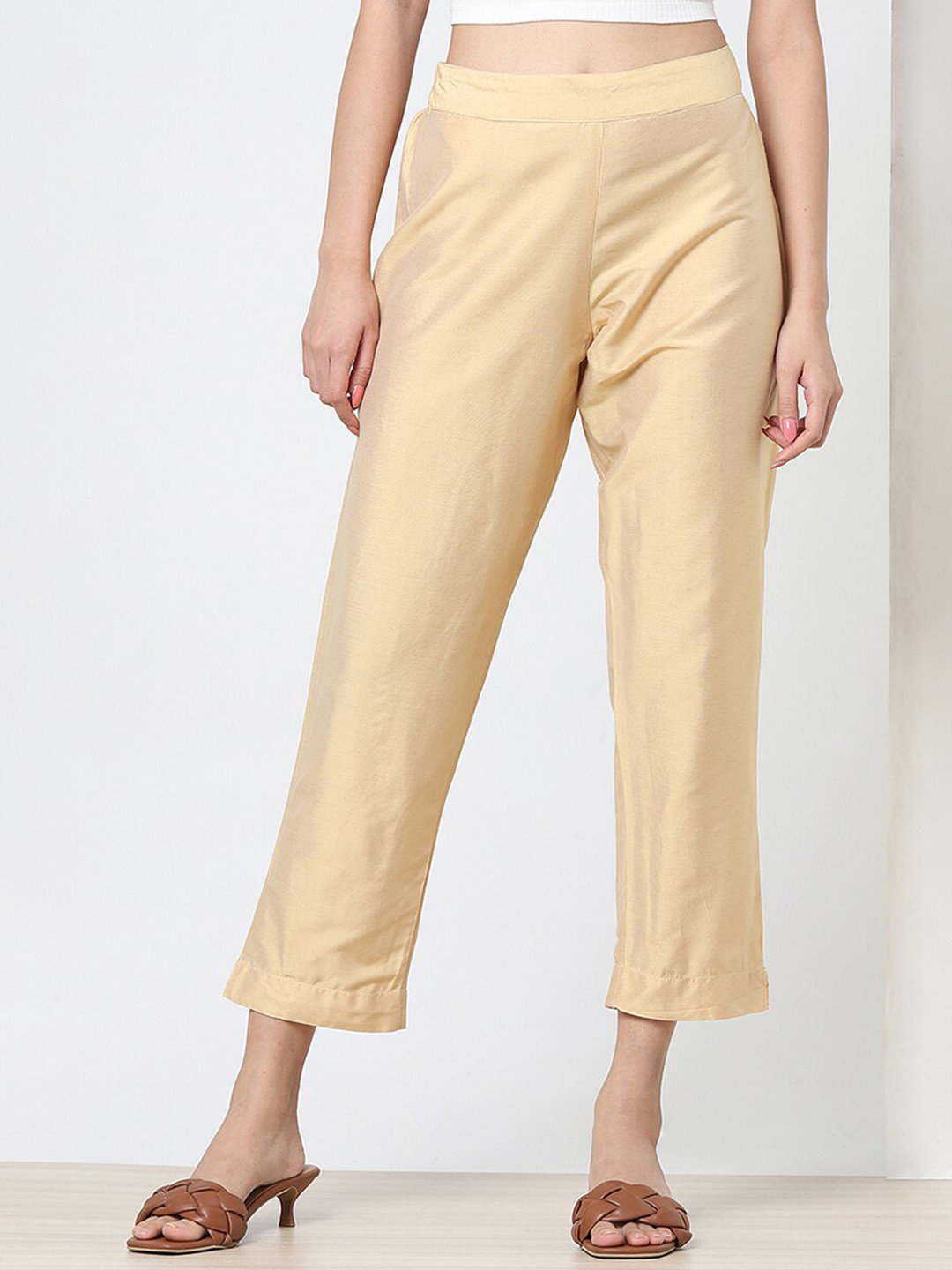 

Marigold Lane Women Mid Rise Slim Fit Trousers, Gold