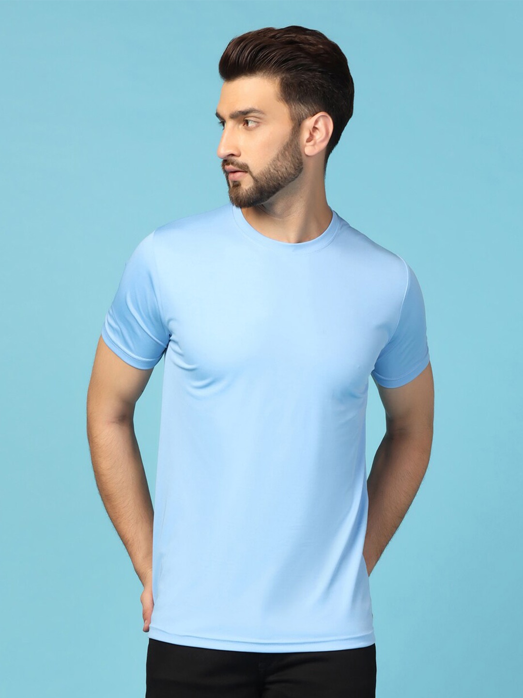 

INKKR Men Solid Round Neck T-shirt, Blue