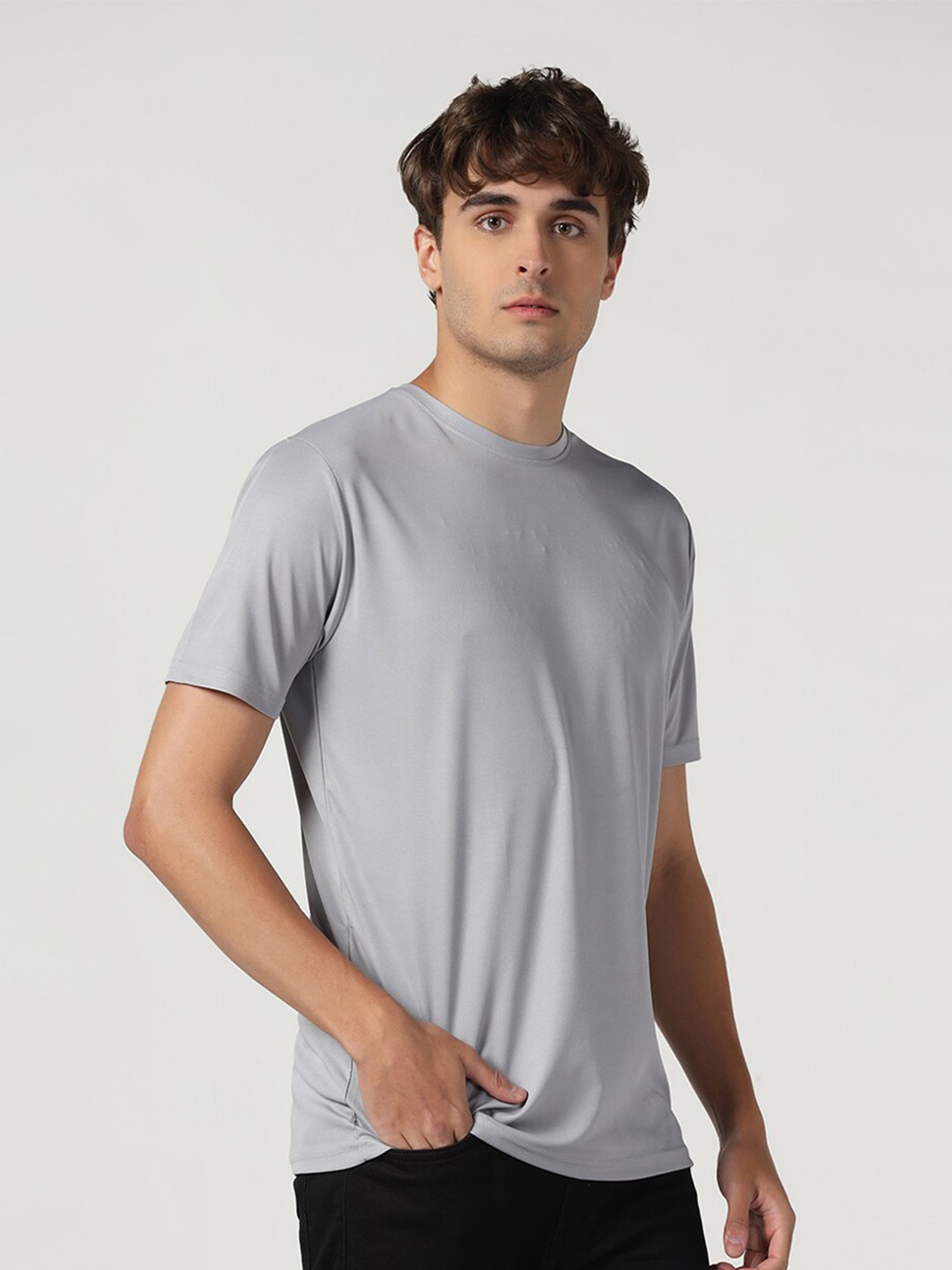 

INKKR Men Solid Round Neck T-shirt, Grey