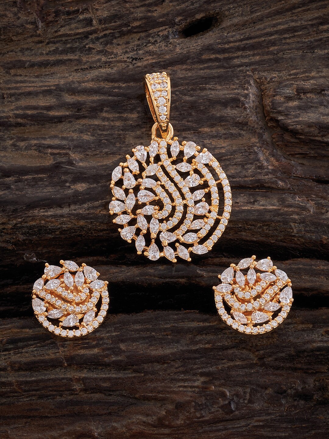 

Kushal's Fashion Jewellery Gold-Plated Stones-Studded Jewellery Set