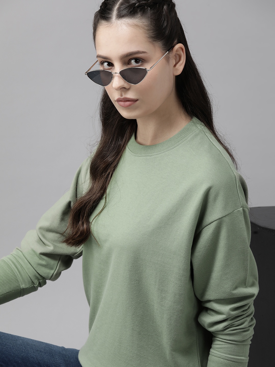 

Roadster Women Solid Longline Sweatshirt, Green