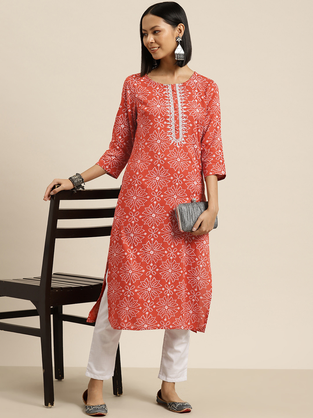 

HERE&NOW Bandhani Printed V-Neck Straight Kurta, Orange