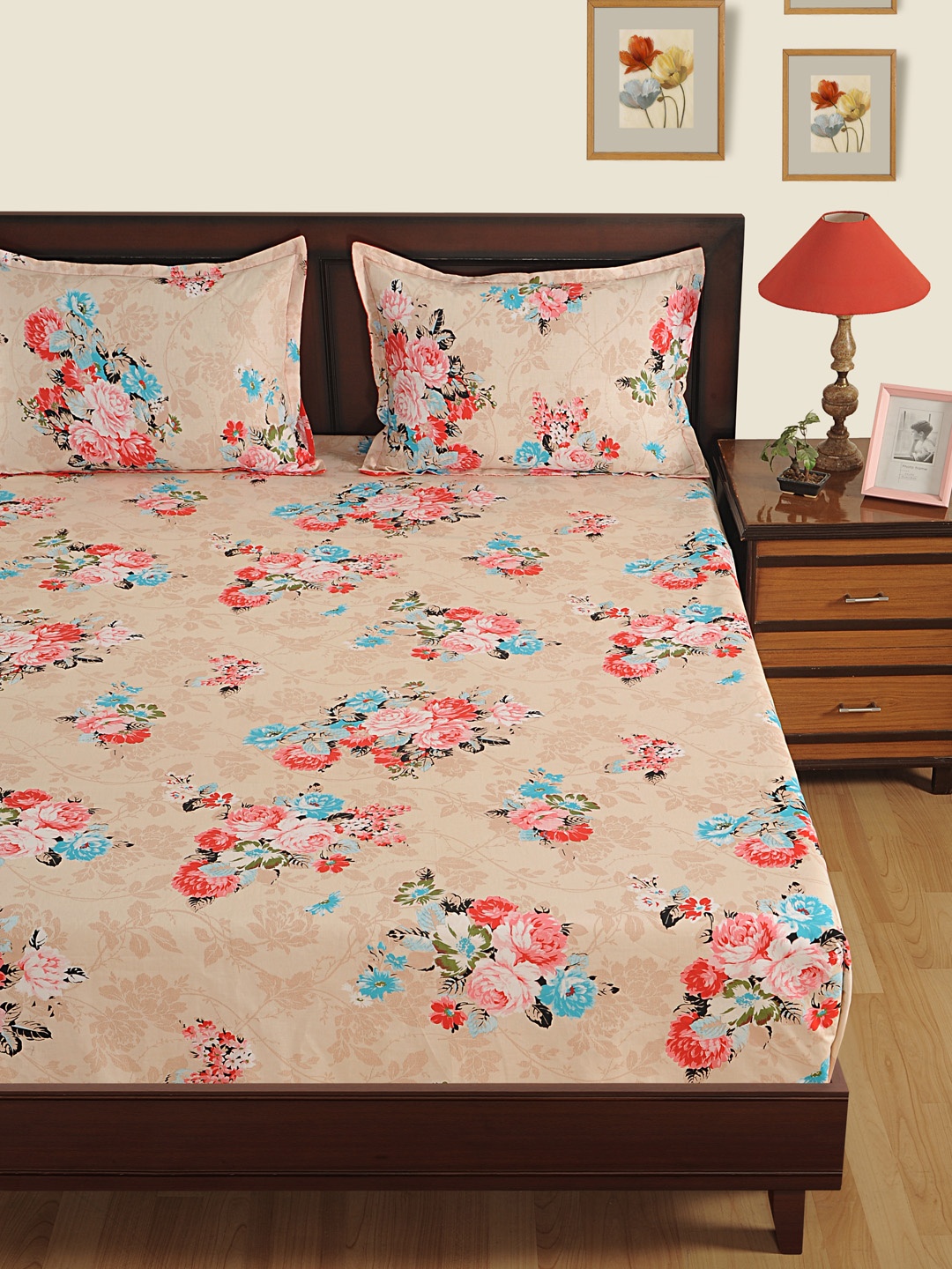 

SWAYAM Beige & Red Floral Flat 180 TC Cotton 1 King Bedsheet with 2 Pillow Covers