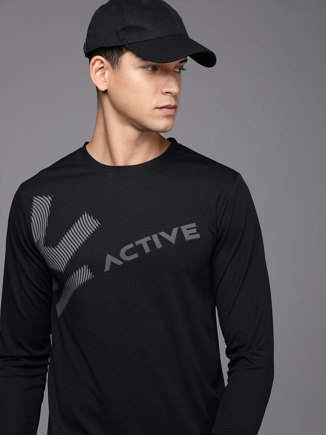 

WROGN ACTIVE Brand Logo Printed Dry Pro Slim Fit T-shirt, Black