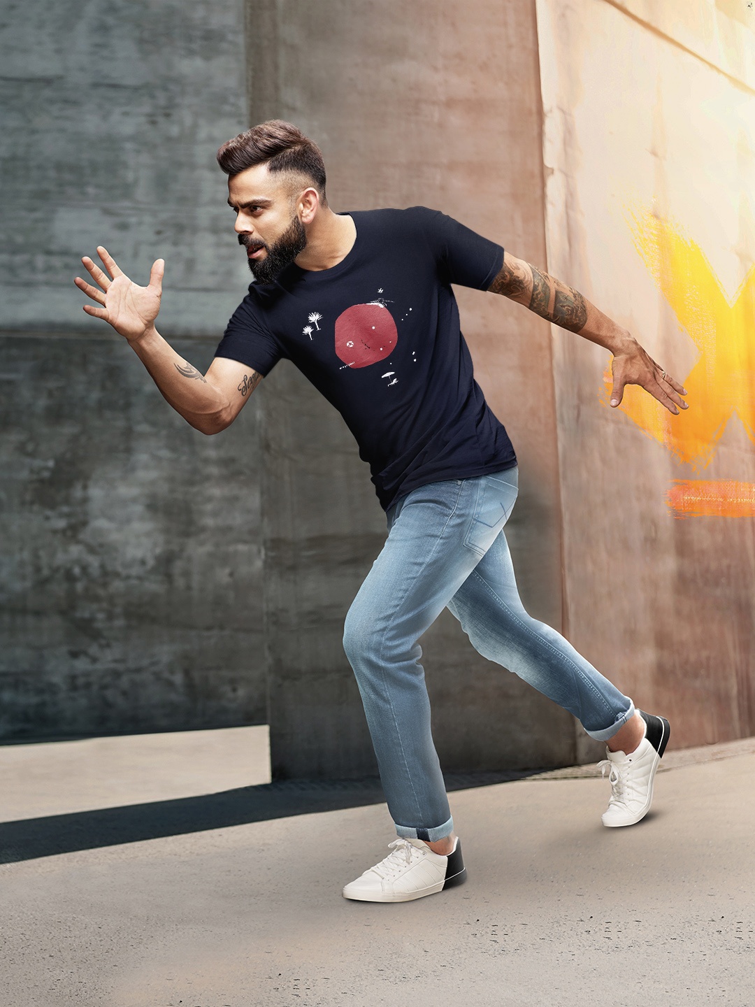

WROGN Graphic Printed Slim Fit Casual T-shirt, Navy blue