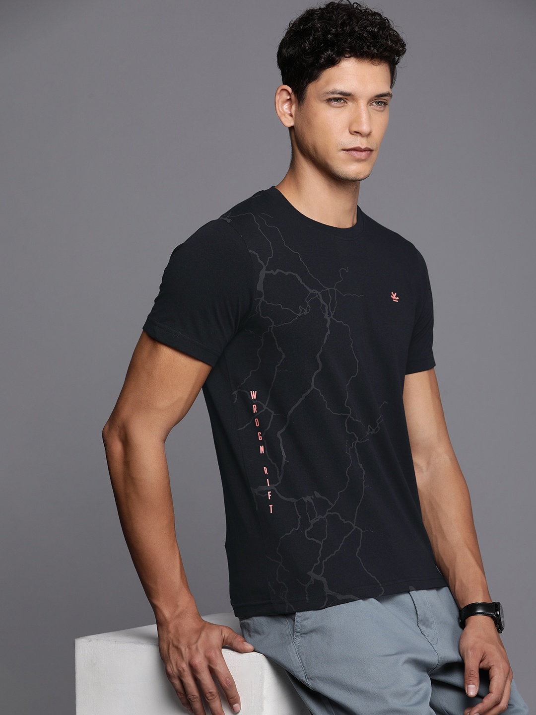 

WROGN Abstract Printed Pure Cotton Slim Fit T-shirt, Black