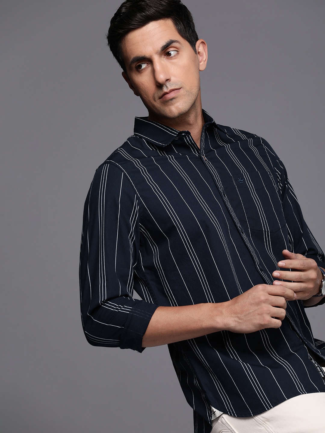 

WROGN Slim Fit Striped Pure Cotton Casual Shirt, Navy blue
