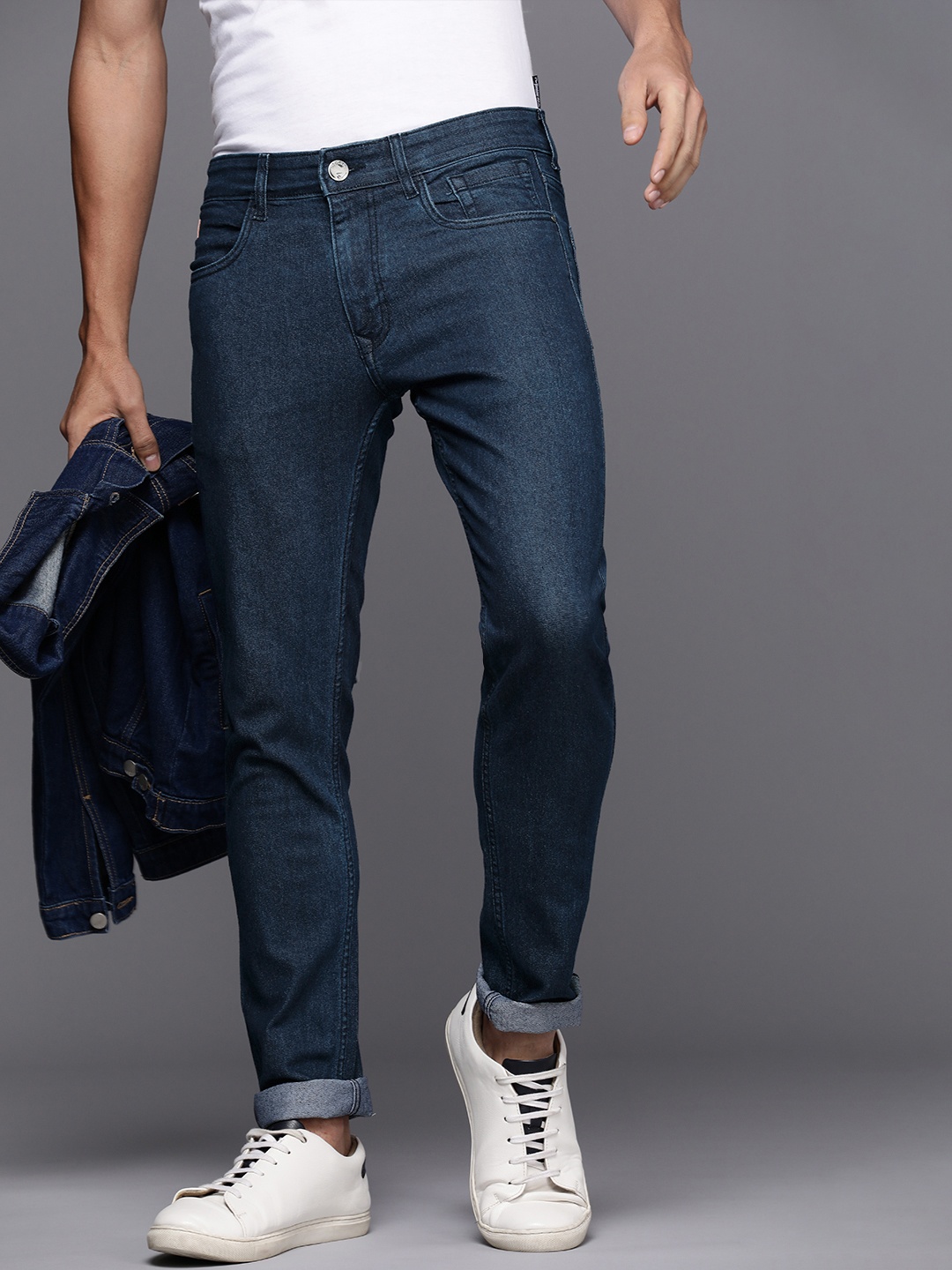 

WROGN Men Slim Tapered Fit Mid-Rise Stretchable Jeans, Blue