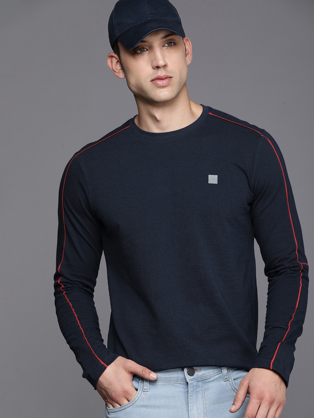 

WROGN Men Navy Blue Pure Cotton Slim Fit T-shirt