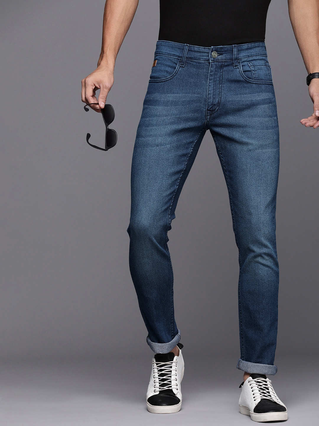 

WROGN Men Slim Fit Light Fade Mid-Rise Stretchable Jeans, Blue